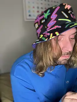 Snapshot of 4kUsh2Fashion0 chatting on 01.22.25 4kUsh2Fashion0 online show from 01.22.25