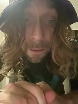 Snapshot of 4kUsh2Fashion0 chatting on 03.12.25 4kUsh2Fashion0 online show from 03.12.25