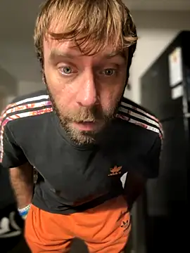 Snapshot of 4kUsh2Fashion0 chatting on 10.11.25 4kUsh2Fashion0 online show from 10.11.25