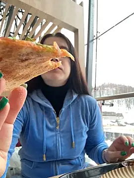 Teylor Love online show from 01.14.25