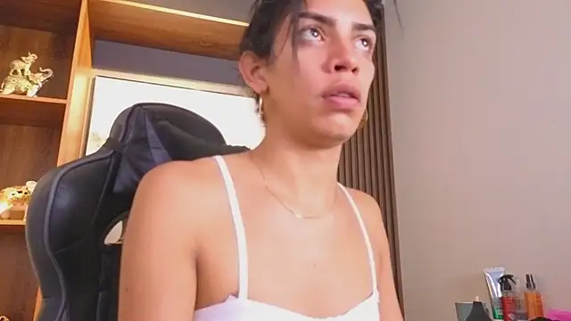 Alahia Rodriguez online show from 04.09.26