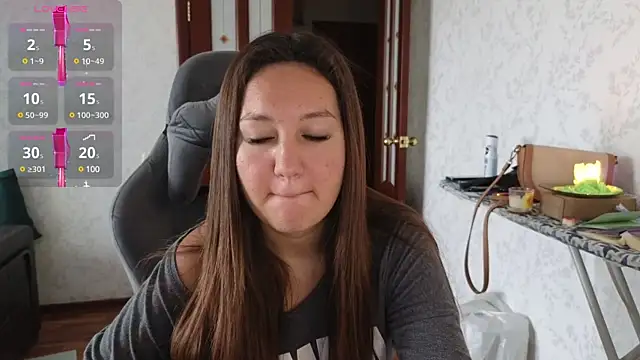 Snapshot of Nelly_Fischer chatting on 12.10.24 Nelly Fischer online show from 12.10.24