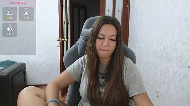 Snapshot of Nelly_Fischer chatting on 12.12.24 Nelly Fischer online show from 12.12.24