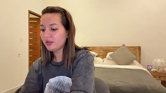 Snapshot of Nelly_Fischer chatting on 09.16.25 Nelly Fischer online show from 09.16.25