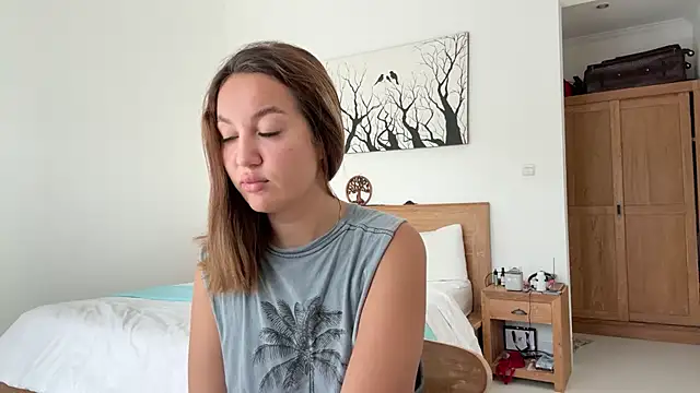 Snapshot of Nelly_Fischer chatting on 11.20.25 Nelly Fischer online show from 11.20.25