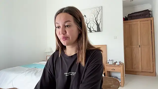 Snapshot of Nelly_Fischer chatting on 11.21.25 Nelly Fischer online show from 11.21.25