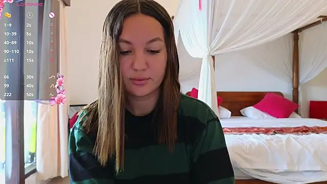 Snapshot of Nelly_Fischer chatting on 12.14.25 Nelly Fischer online show from 12.14.25