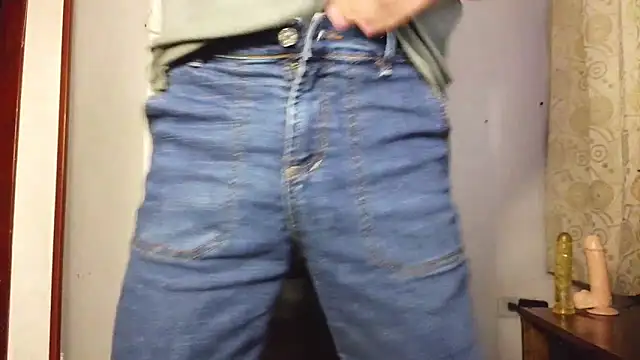 Snapshot of HomeAloneK chatting on 02.06.26 HomeAloneK online show from 02.06.26