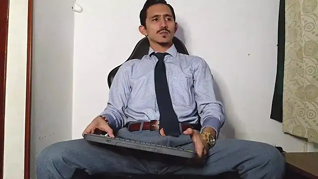 Snapshot of HomeAloneK chatting on 02.10.26 HomeAloneK online show from 02.10.26