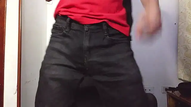 Snapshot of HomeAloneK chatting on 02.18.26 HomeAloneK online show from 02.18.26