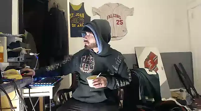 Snapshot of sledge901 chatting on 02.14.25 sledge901 online show from 02.14.25