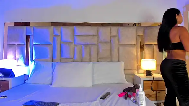 Miss Abigail  online show from 02.26.26