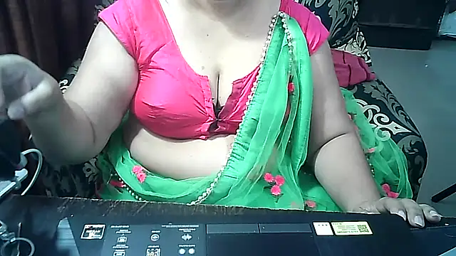 Snapshot of Punambhabisexy chatting on 12.02.25 Punambhabisexy online show from 12.02.25