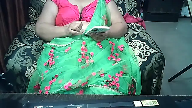 Snapshot of Punambhabisexy chatting on 12.02.25 Punambhabisexy online show from 12.02.25