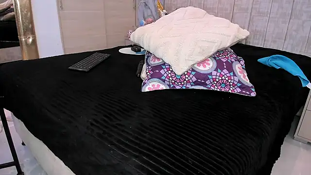 kiana cream online show from 02.18.26