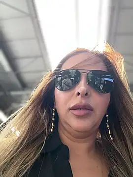  Abril-Office1 online show from 04.07.26