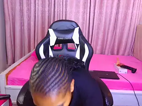 Pretty-shally online show from 02.26.26