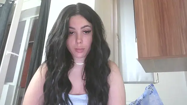 Snapshot of LovelyJulliette chatting on 06.12.26 LovelyJulliette online show from 06.12.26