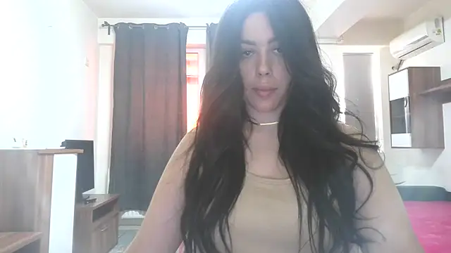 Snapshot of LovelyJulliette chatting on 06.16.26 LovelyJulliette online show from 06.16.26