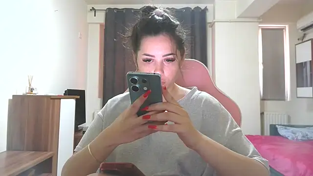 Snapshot of LovelyJulliette chatting on 07.20.26 LovelyJulliette online show from 07.20.26