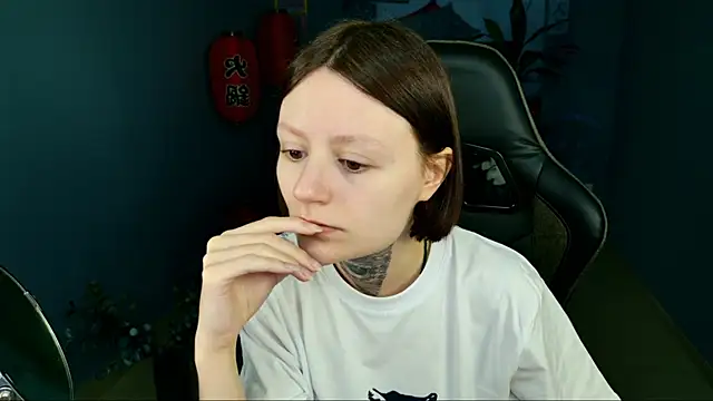 Snapshot of VeliraBraitberg chatting on 03.16.25 VeliraBraitberg online show from 03.16.25