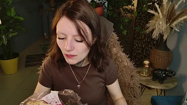 Snapshot of VeliraBraitberg chatting on 07.13.26 VeliraBraitberg online show from 07.13.26