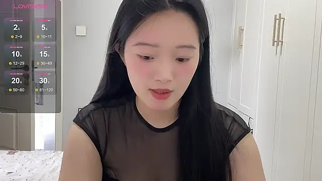 Snapshot of rose-u chatting on 09.11.25 rose-u online show from 09.11.25
