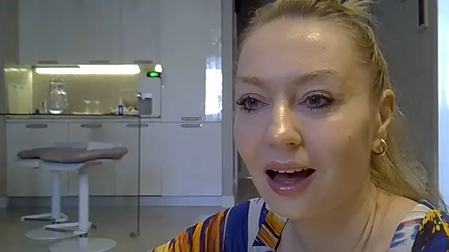 ZarinaSwift online show from 02.25.26