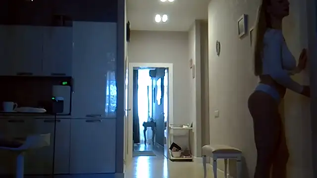 ZarinaSwift online show from 04.10.26