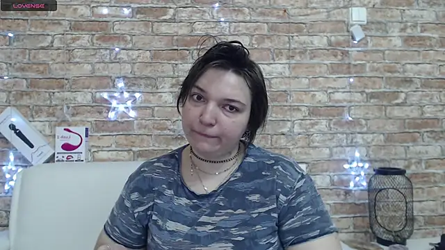 Amelia Kiss  online show from 02.16.26