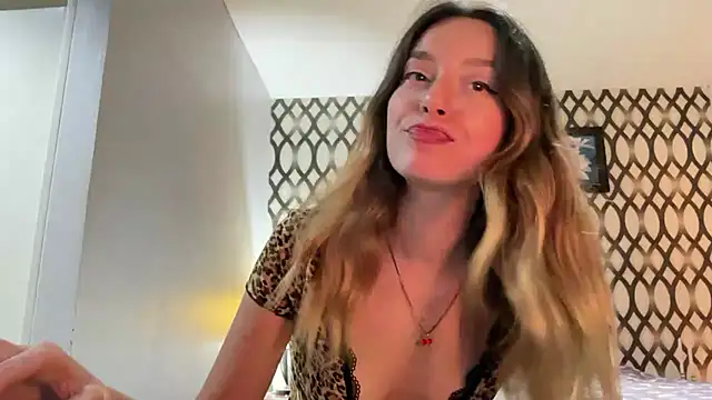 SirenaBelle online show from 02.25.25