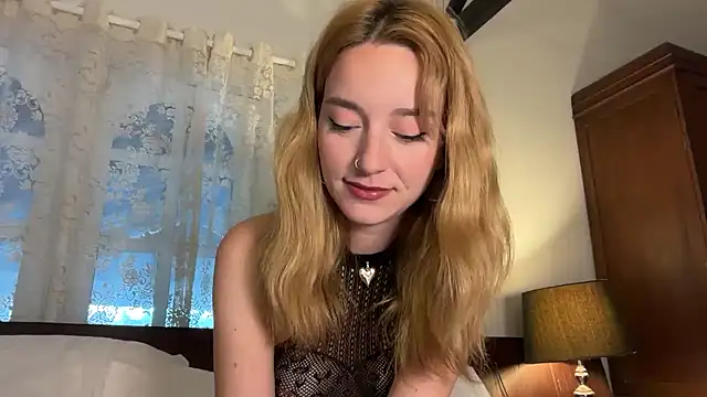 Snapshot of SirenaBelle chatting on 05.05.26 SirenaBelle online show from 05.05.26