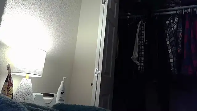 Snapshot of sclax38 chatting on 12.28.24 sclax38 online show from 12.28.24