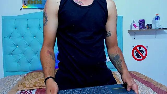 Bad Couple 1 online show from 10.16.25