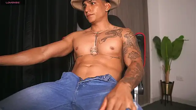 Snapshot of muscle_boyhorny chatting on 01.09.25 muscle boyhorny online show from 01.09.25