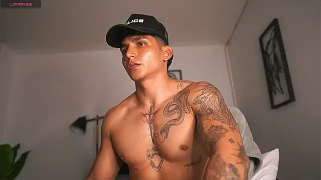 Snapshot of muscle_boyhorny chatting on 01.16.25 muscle boyhorny online show from 01.16.25