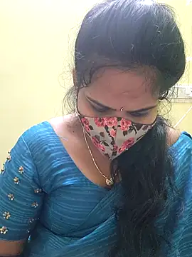 Snapshot of melina214 chatting on 04.14.26 melina214 online show from 04.14.26