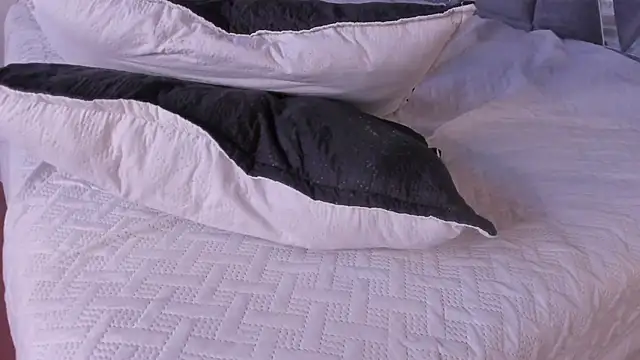 pamela-wells online show from 03.14.25