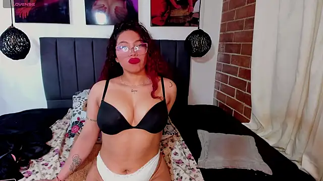 kyliejenner hot online show from 09.22.25