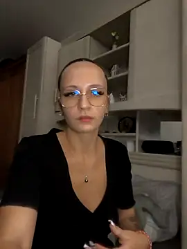 Snapshot of emma4xxx chatting on 09.23.25 emma4xxx online show from 09.23.25