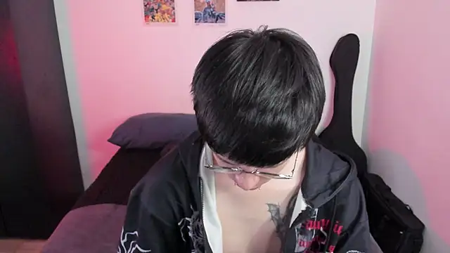 Snapshot of Aventure_Twinks chatting on 01.18.26 Aventure Twinks online show from 01.18.26