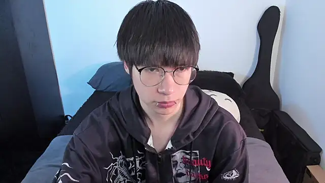 Snapshot of Aventure_Twinks chatting on 03.29.26 Aventure Twinks online show from 03.29.26