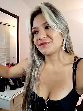 valeriahunter1 online show from 02.12.25