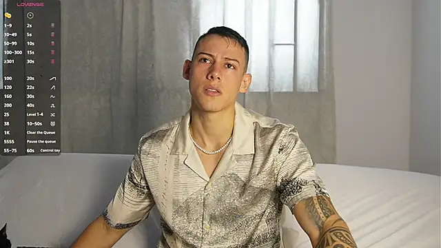 Snapshot of Muscle_King_Cum chatting on 11.25.25 Muscle King Cum online show from 11.25.25