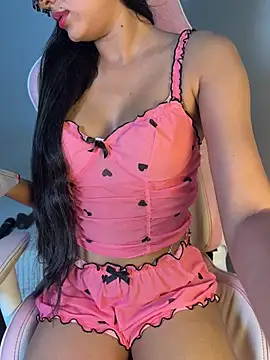 Snapshot of sneha_babe chatting on 05.12.26 sneha babe online show from 05.12.26