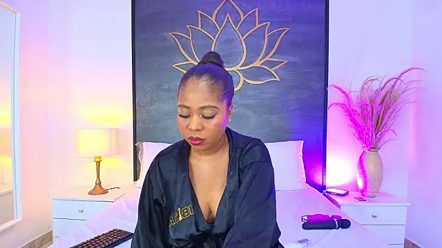 AlisonTravis online show from 04.11.26