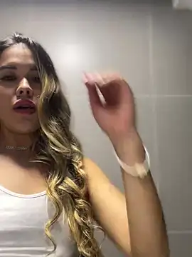 Snapshot of Emilia_Bakerr chatting on 01.08.25 Emilia Bakerr online show from 01.08.25