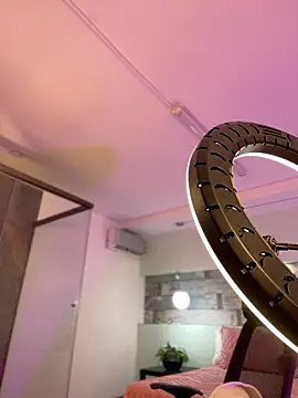 Snapshot of Emilia_Bakerr chatting on 01.10.25 Emilia Bakerr online show from 01.10.25