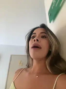 Snapshot of Emilia_Bakerr chatting on 03.17.25 Emilia Bakerr online show from 03.17.25