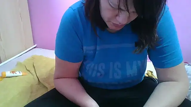 Snapshot of Lucinka1 chatting on 02.17.25 Lucinka1 online show from 02.17.25